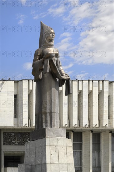 Kyrgyz National Philharmonic house and fountain