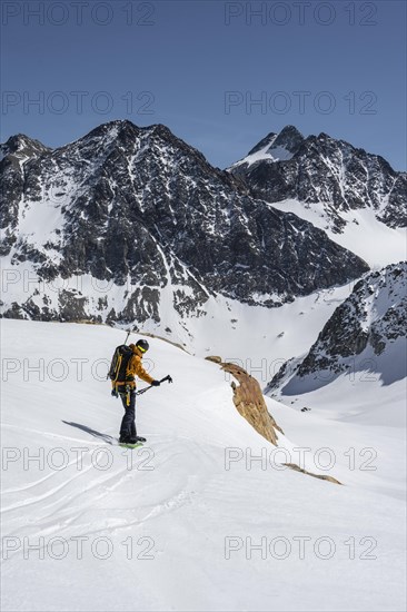 Splitboarders on the descent