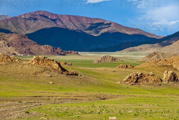 Open wide scenery in Tibet along the southern route into Western Tibet