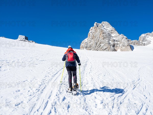 Ski tourers on their way to the Dachstein