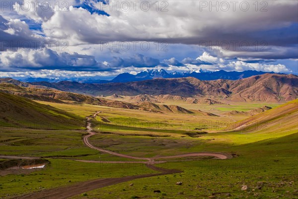 Open wide scenery in Tibet along the southern route into Western Tibet