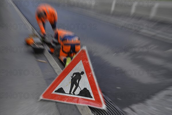 Panning construction site Attention sign