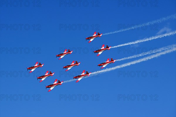Formation flight of the Patrouille Suisse with the PC-7 team