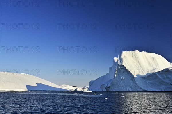 Gigantic icebergs in the ice fjord