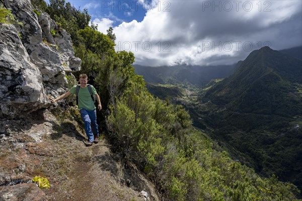 Hikers at Pico do Alto