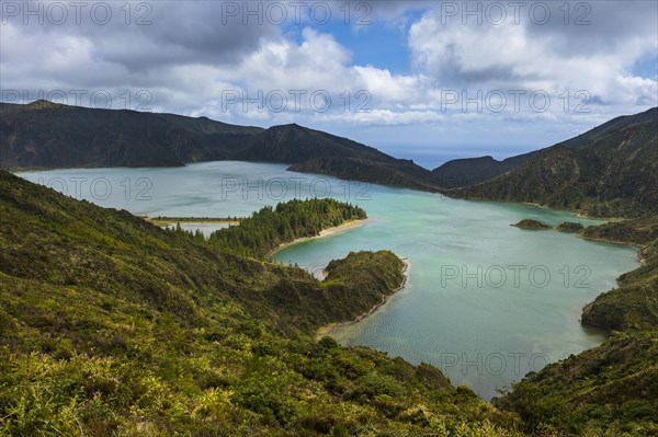 Lagoa de Fogo cratr lake