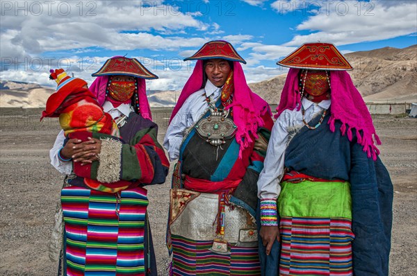 Traditional dressed women at the festival of the tribes in Gerze