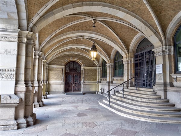 The former stock exchange building and today's regional court building from the era of historicism