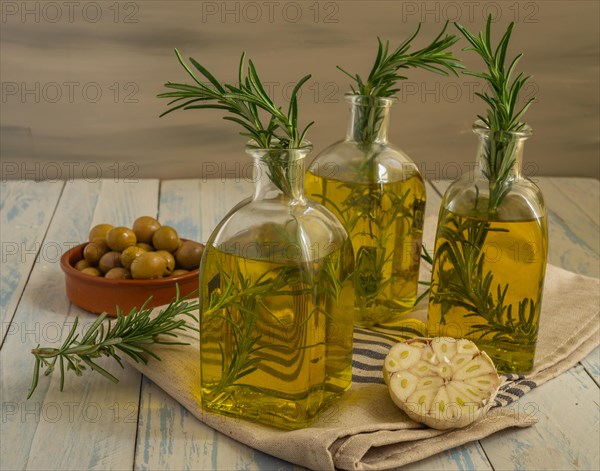 Andalusian olive oil with rosemary and garlic infusion