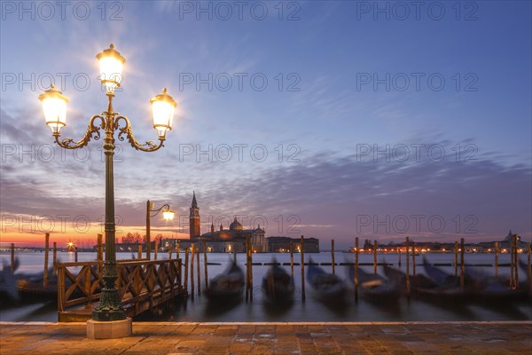 Isola di San Giorgio mit San Giorgio Maggiore at sunrise