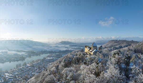 Hohenklingen Castle above Stein am Rhein in winter