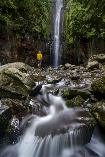 Hikers at the 25 Fontes