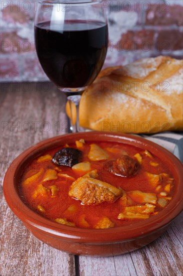 Clay casserole with Madrid-style stewed tripe