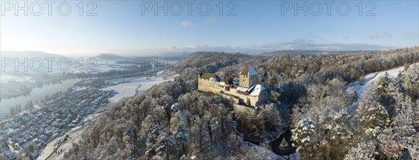 Hohenklingen Castle above Stein am Rhein in winter