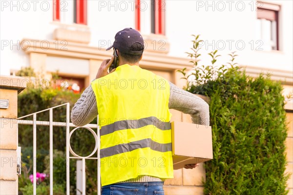 Package delivery carrier from an online store