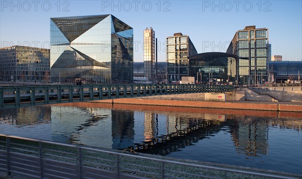 View across the Spree to the Cube Berlin office building and the main railway station at Washingtonplatz