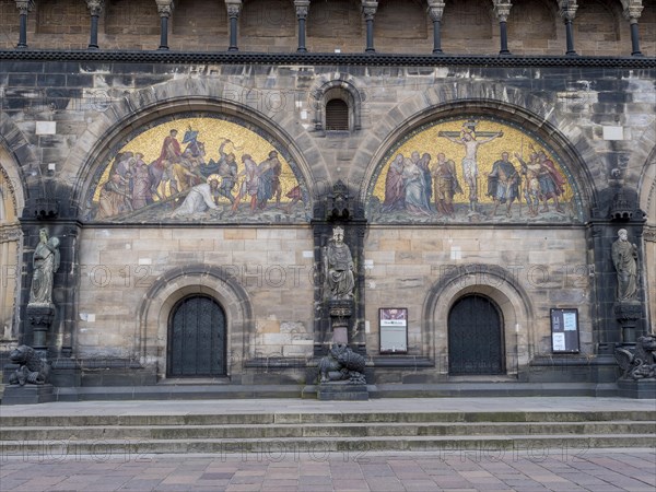 The lower symmetrical part of the church St. Petri Dom Bremen