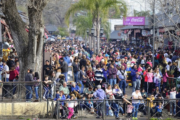 Crowd on the banks of the Rio Lujan on a public holiday