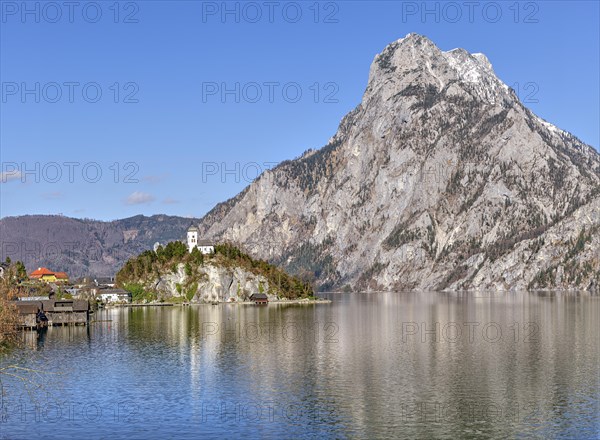 Johannesberg Chapel at Lake Lake Traun in fine weather