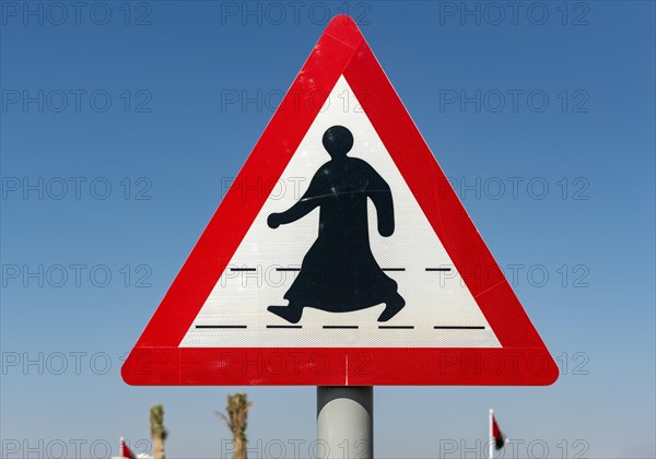 Pedestrian crossing traffic sign