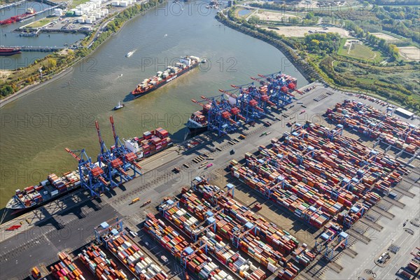 Aerial view of the container ship Montreal Express of Hapag Lloyd on the Suederelbe