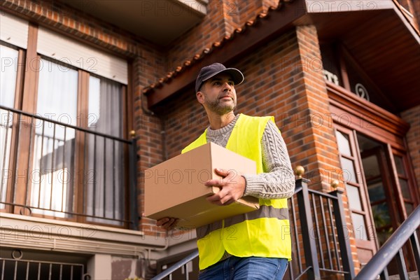 Package delivery man for an online store