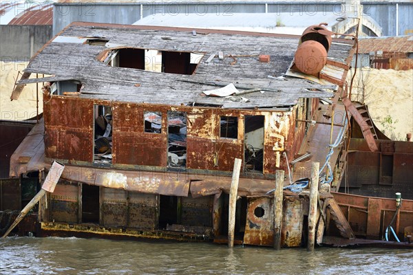 Shipwreck on the Rio Lujan