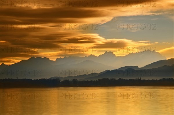 Foehn clouds in the evening sun