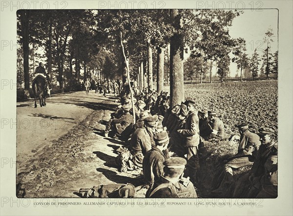 Convoy with German prisoners resting along road in Flanders during the First World War