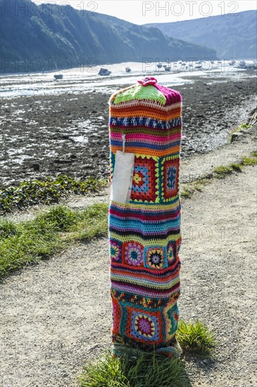 Guerrilla Knitting