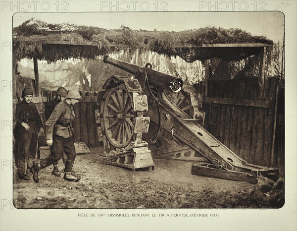 Artillery soldiers and hidden cannon at the Pervijze battlefield in Flanders during the First World War