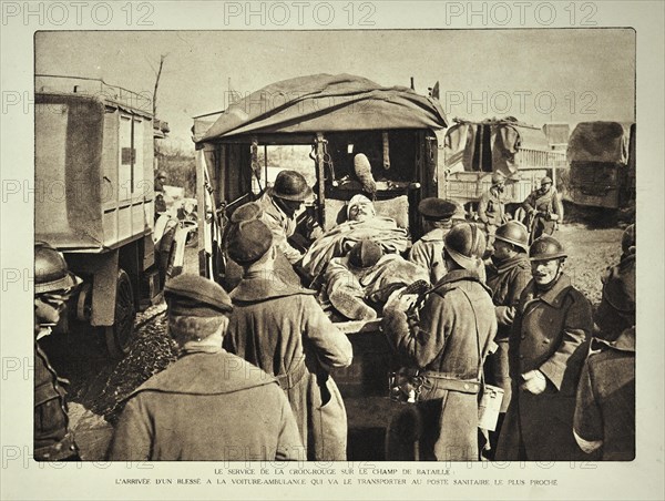 Transport by ambulance of wounded soldier by the Red Cross in Flanders during the First World War