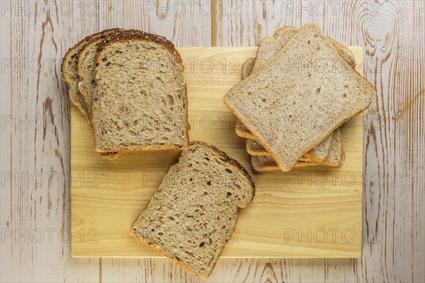 Granary bread and white bread with 50% wholewheat added