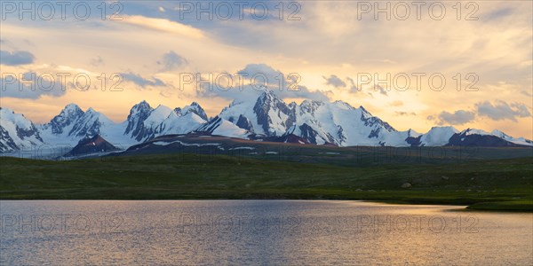 Sunset over Dream Lake and Kizil-Asker glacier