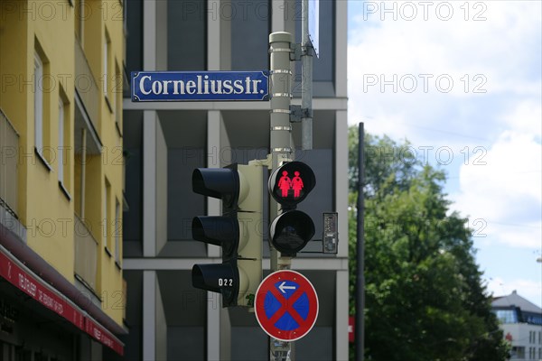 Gender-inclusive traffic light sign