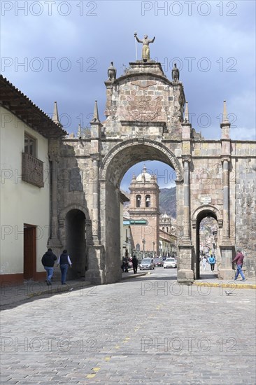 Santa Clara arch and temple