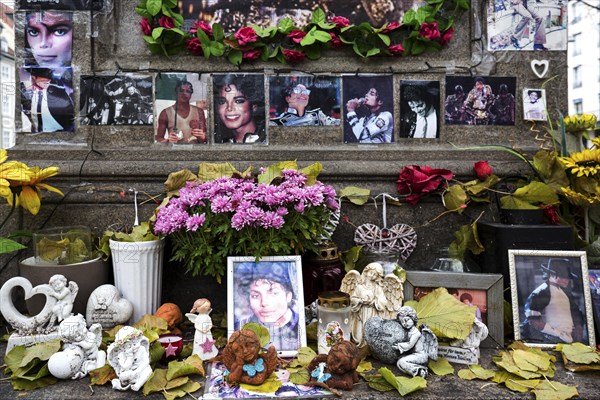 Memorial of Michael Jackson at the monument of Orlando di Lasso