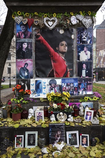 Memorial of Michael Jackson at the monument of Orlando di Lasso