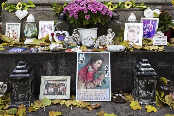 Memorial of Michael Jackson at the monument of Orlando di Lasso