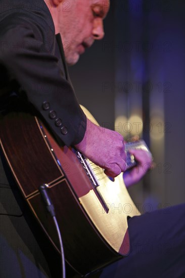 Jazz guitarist Gerold Heitbaum from the Gerold Heitbaum Quartet in concert