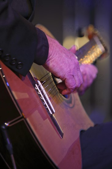 Jazz guitarist Gerold Heitbaum from the Gerold Heitbaum Quartet in concert