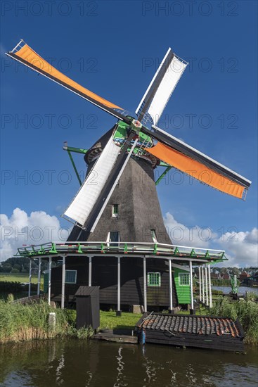 Historic windmill Het Jonge Schaap in the open-air museum Zaanse Schans