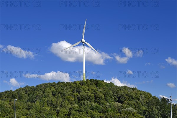 Wind turbine on the Muellberg in Froettmaning