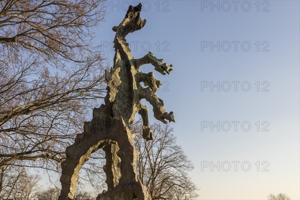 Statue of Smok Wawelski