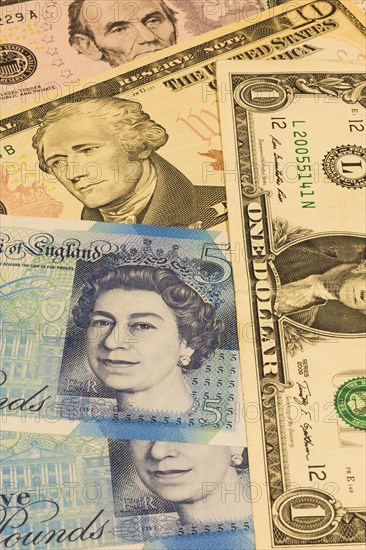 Bank notes with portraits of Queen Elizabeth II and former U
