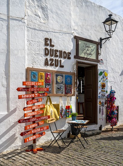 Sunday market and old town of Teguise