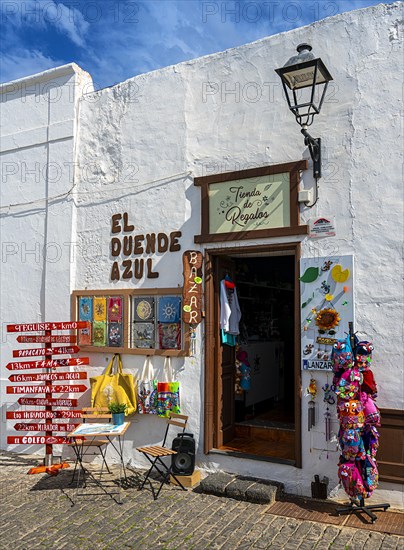 Sunday market and old town of Teguise