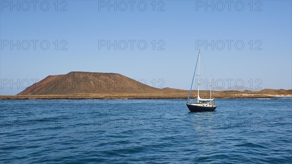 Sailing boat