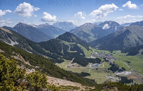 View from Thaneller of the eastern Lechtal Alps