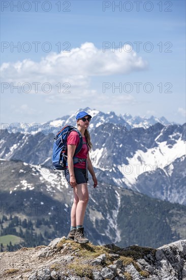 Hiker on hiking trail to Thaneller